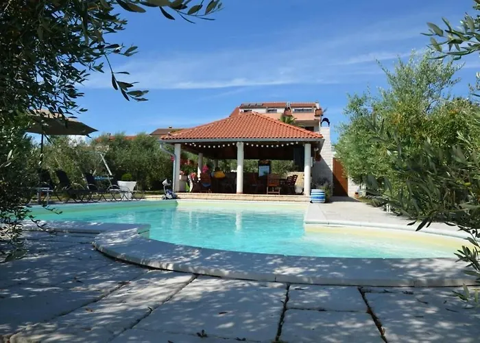 Family Friendly Apartments With A Swimming Pool Povljana, Pag - 244