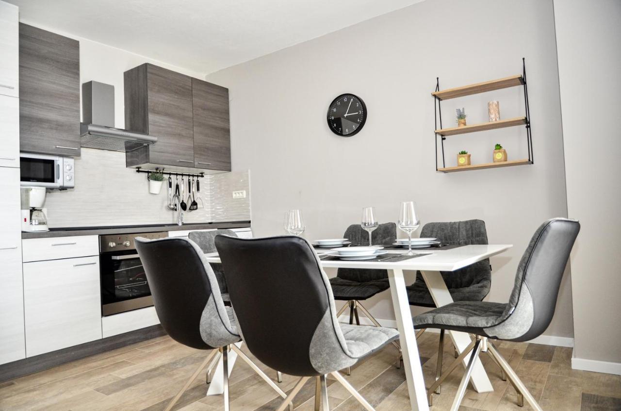 Family Friendly Apartments With A Swimming Pool Povljana, Pag - 244 Povljana