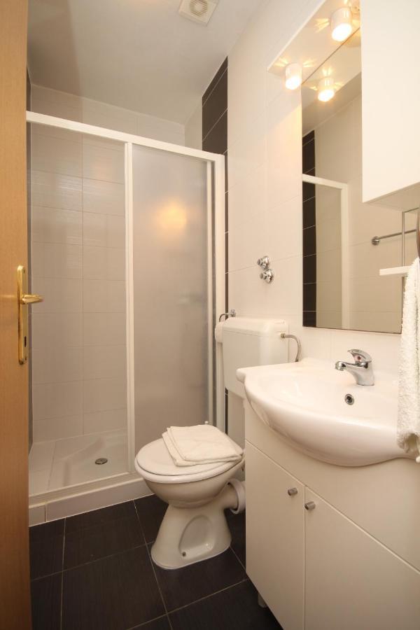 Apartment Family Friendly Apartments With A Swimming Pool Povljana, Pag - 244