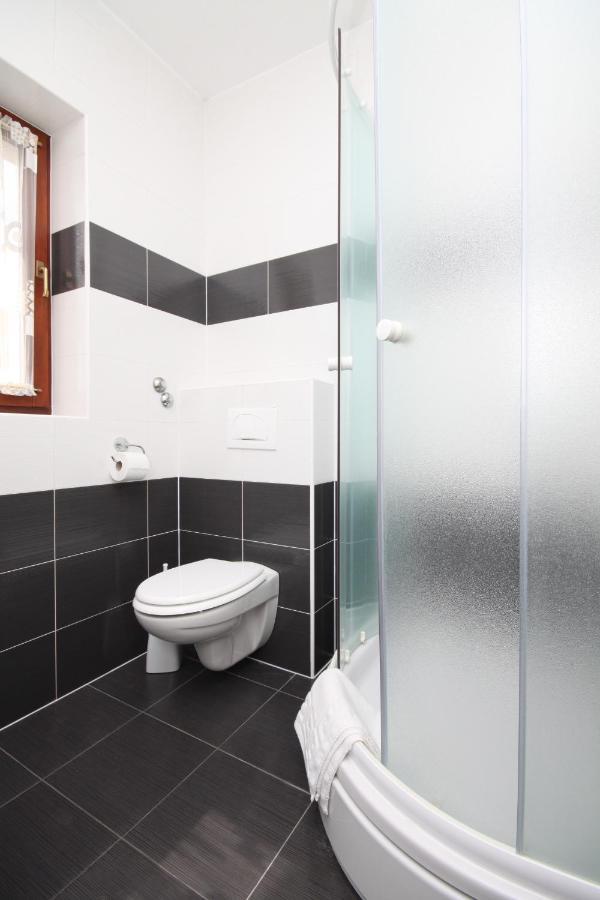 Apartment Family Friendly Apartments With A Swimming Pool Povljana, Pag - 244 Povljana