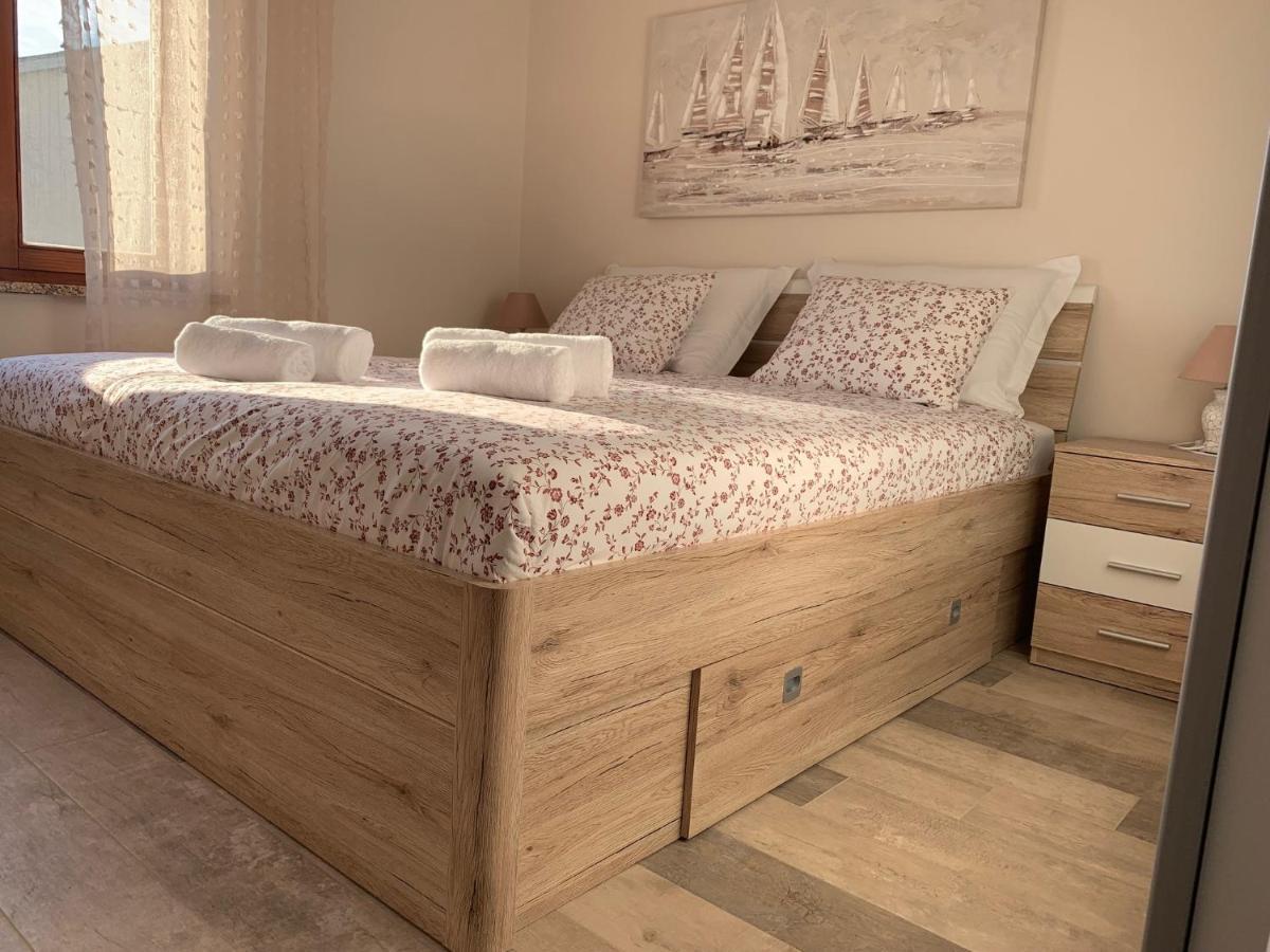 Family Friendly Apartments With A Swimming Pool Povljana, Pag - 244 Povljana
