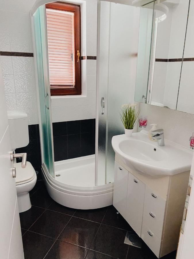 Family Friendly Apartments With A Swimming Pool Povljana, Pag - 244 Apartment Povljana