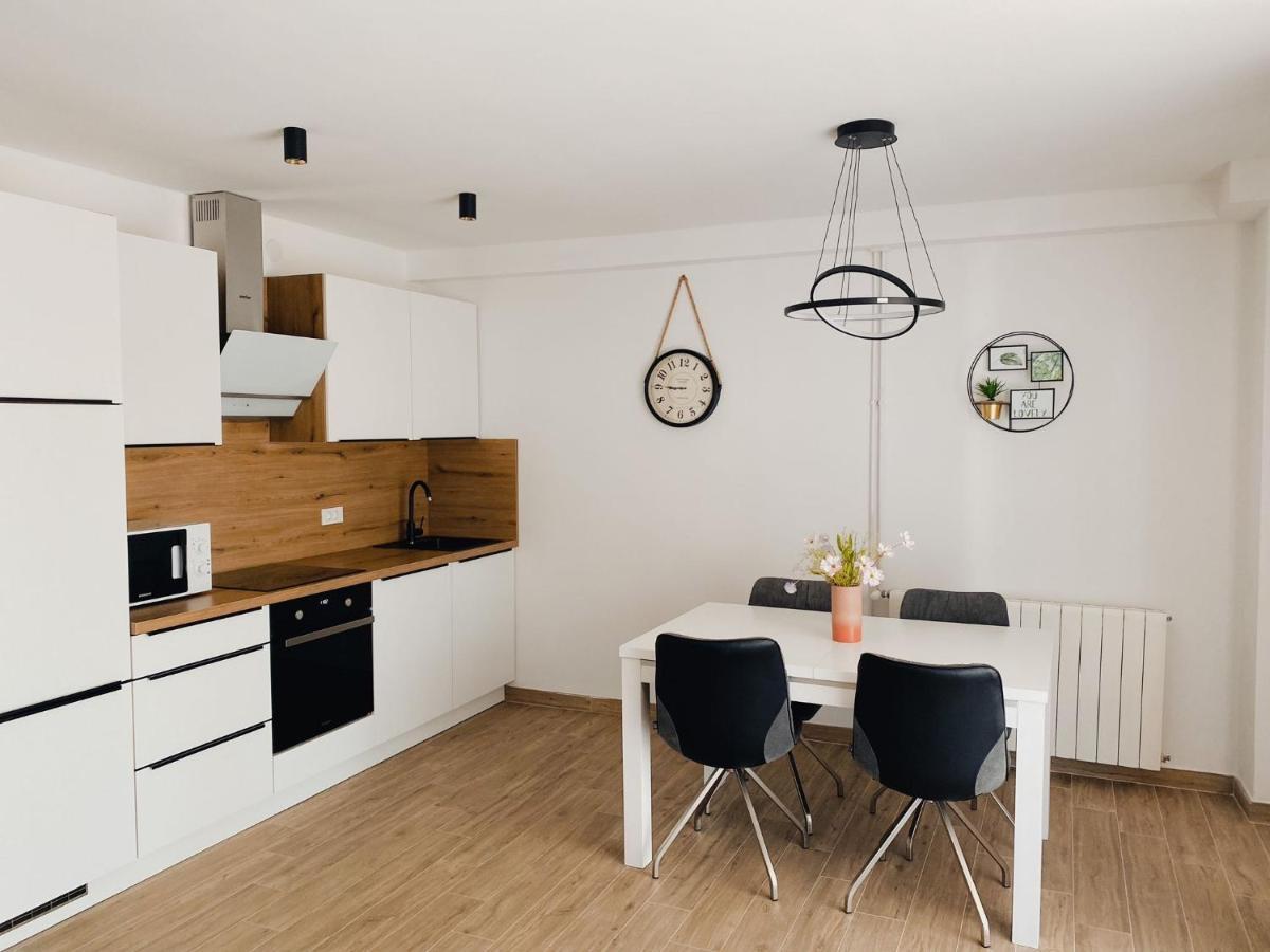 Family Friendly Apartments With A Swimming Pool Povljana, Pag - 244