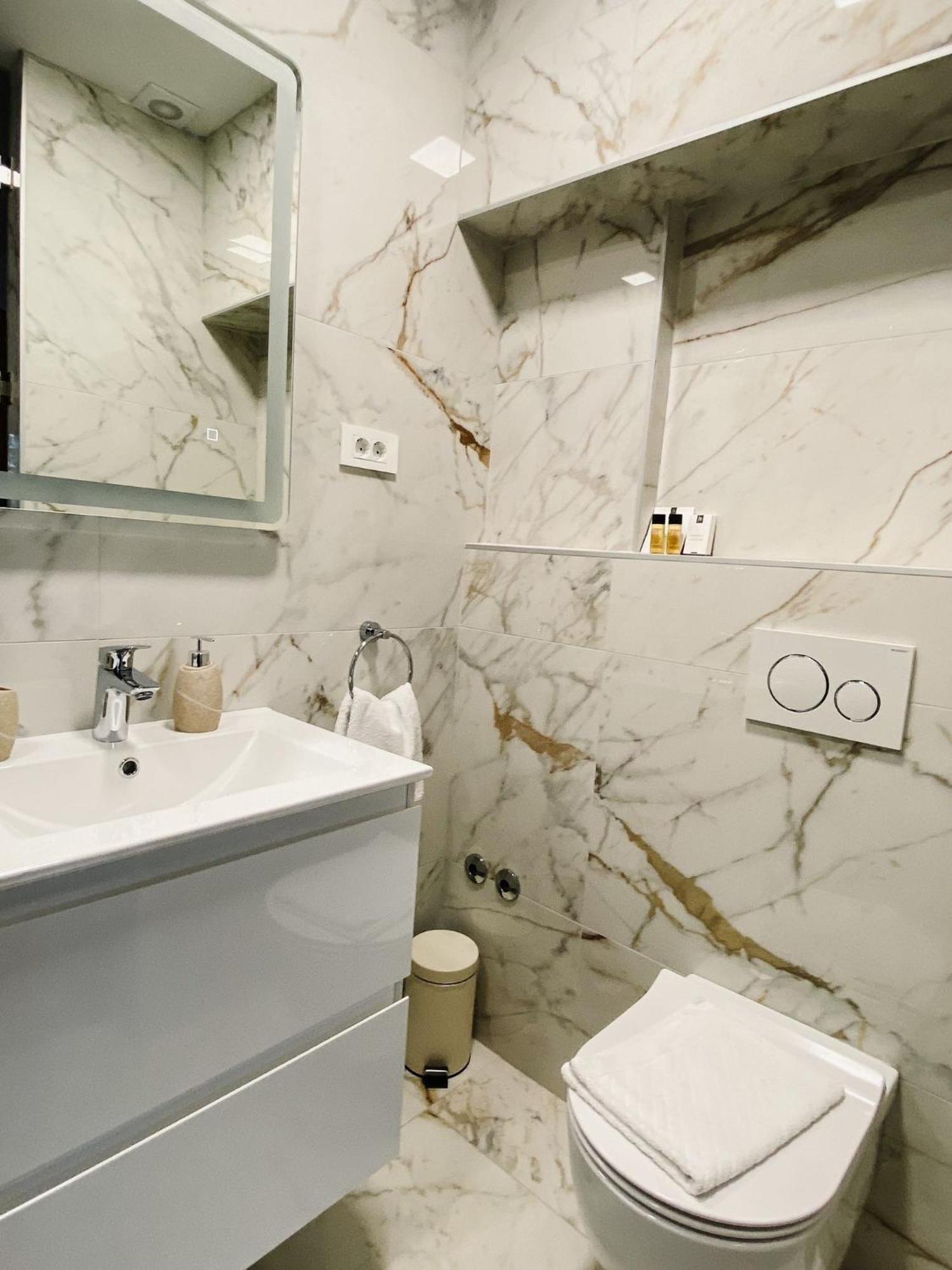 Family Friendly Apartments With A Swimming Pool Povljana, Pag - 244 Apartment *