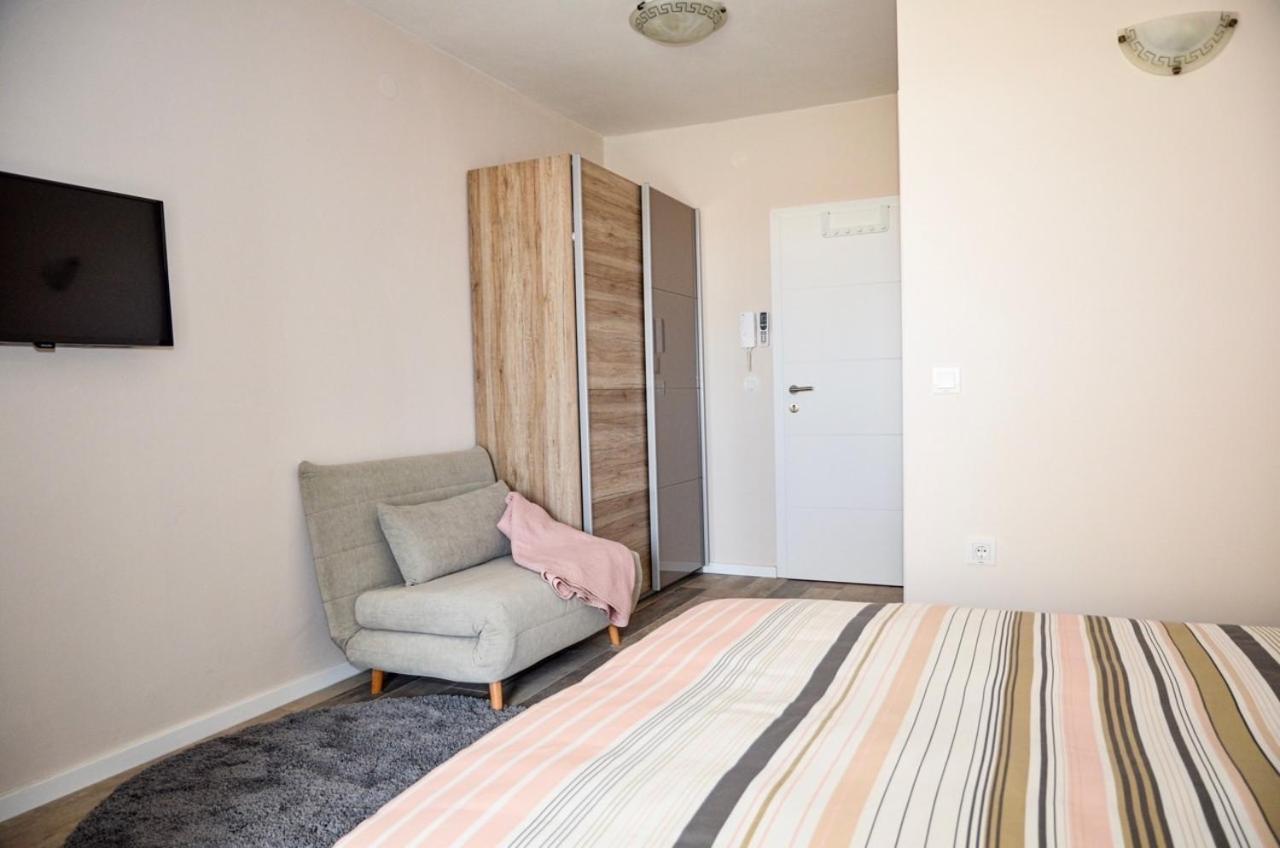 Apartment Family Friendly Apartments With A Swimming Pool Povljana, Pag - 244 *