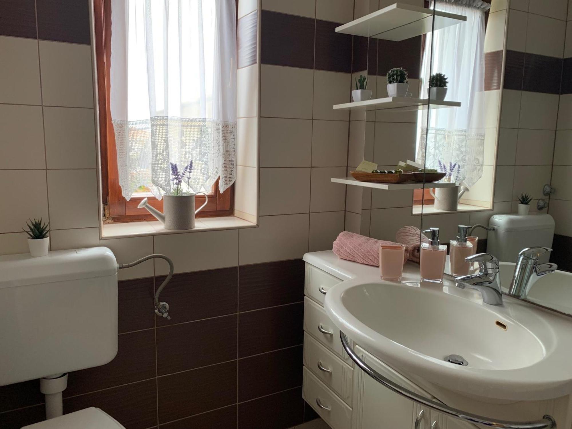 Family Friendly Apartments With A Swimming Pool Povljana, Pag - 244 Apartment *