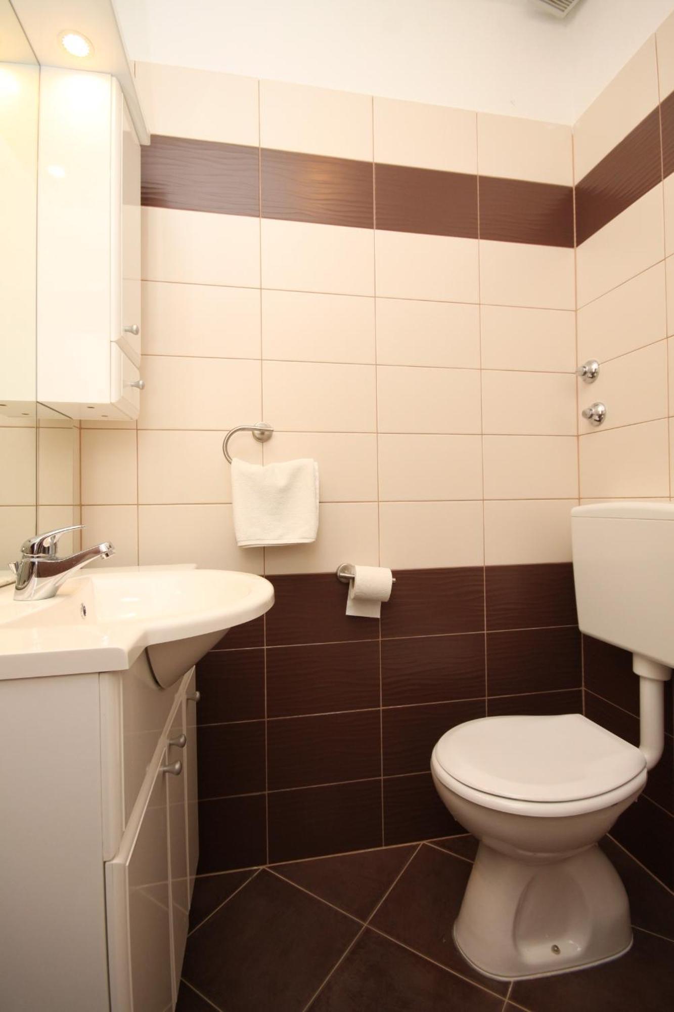 Apartment Family Friendly Apartments With A Swimming Pool Povljana, Pag - 244 *